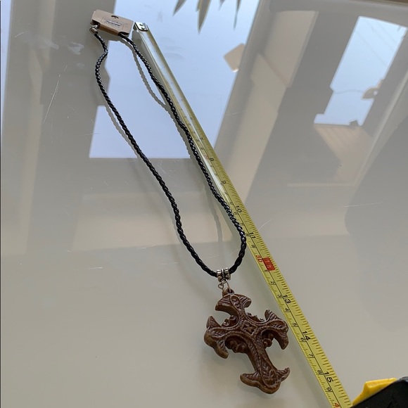 Ornate cross necklace - Picture 4 of 7